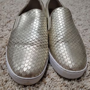 Vionic slip on gold shoes